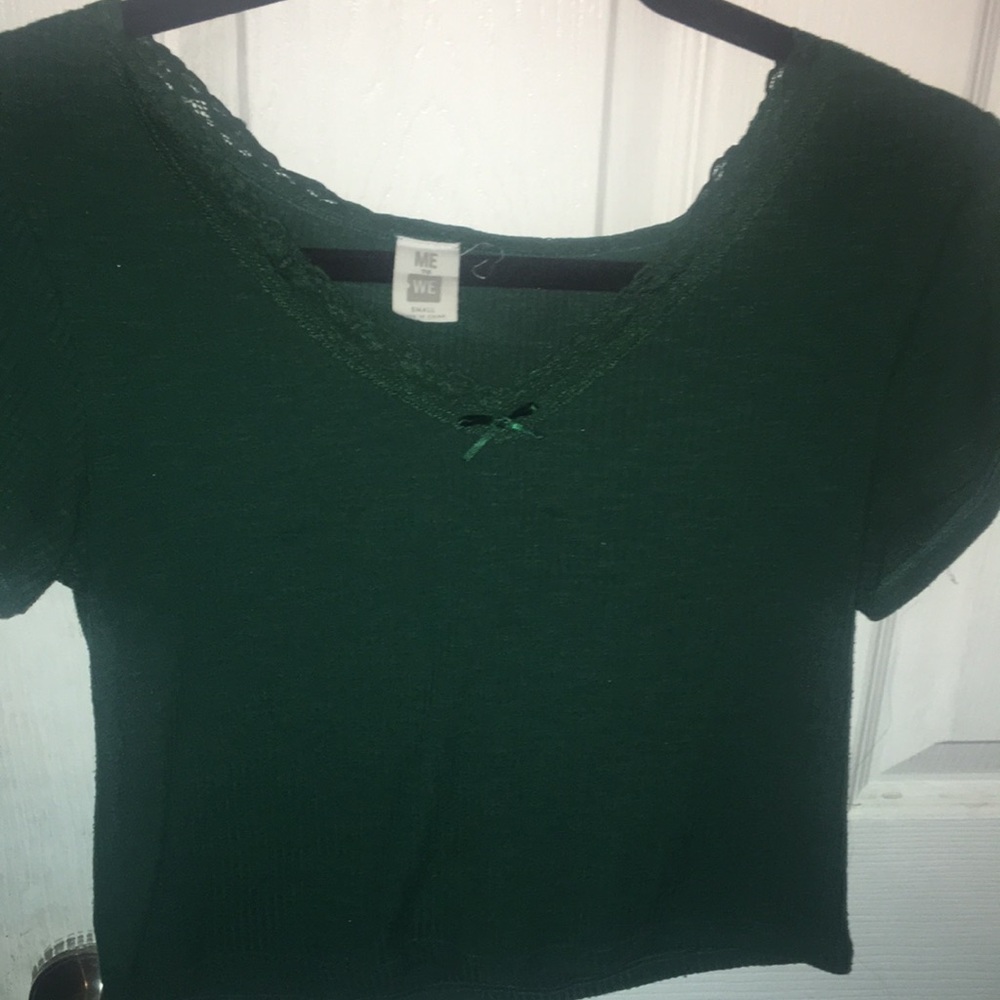 Green short tee crop top